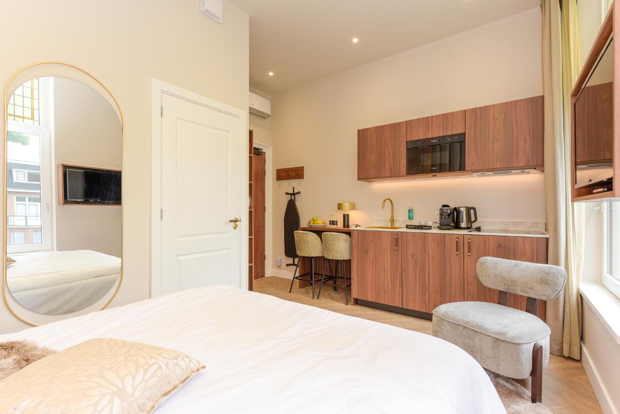 Novallure Villa Margaretha - Short Stay Apartments Рейсвейк Экстерьер фото