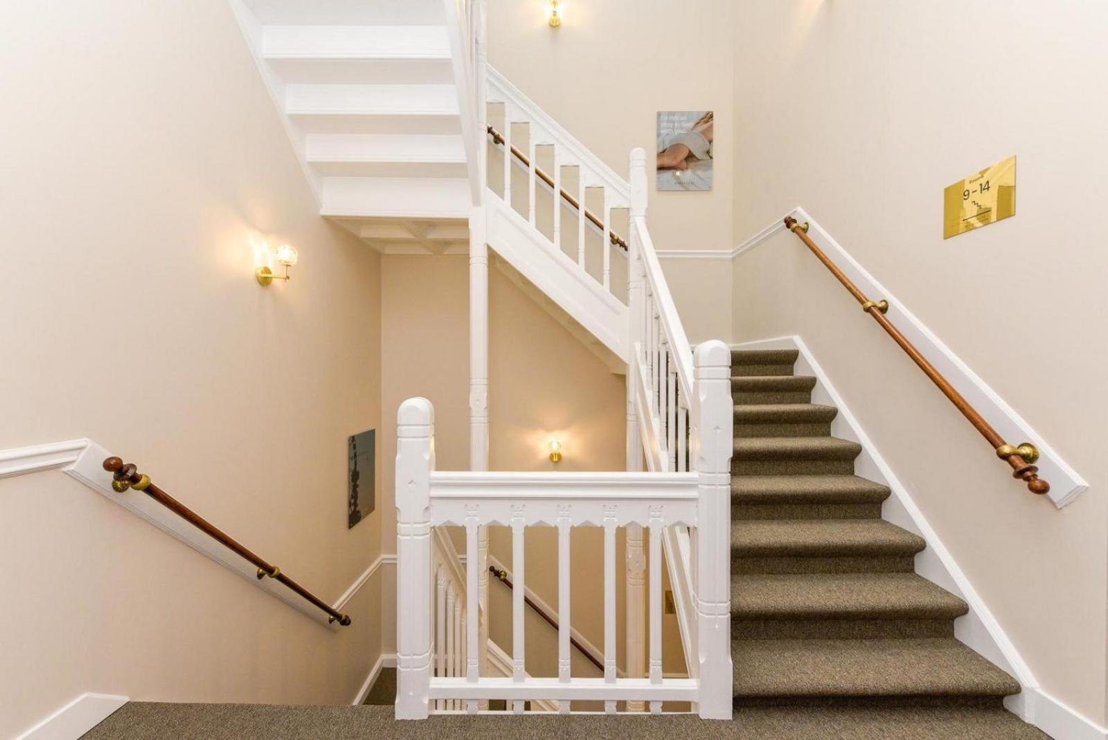 Novallure Villa Margaretha - Short Stay Apartments Рейсвейк Экстерьер фото